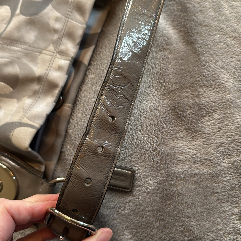 Coach Silver Gray Y2K Big C Signature Sateen Jacquard Shoulder Bag Handbag Purse - Picture 5 of 6
